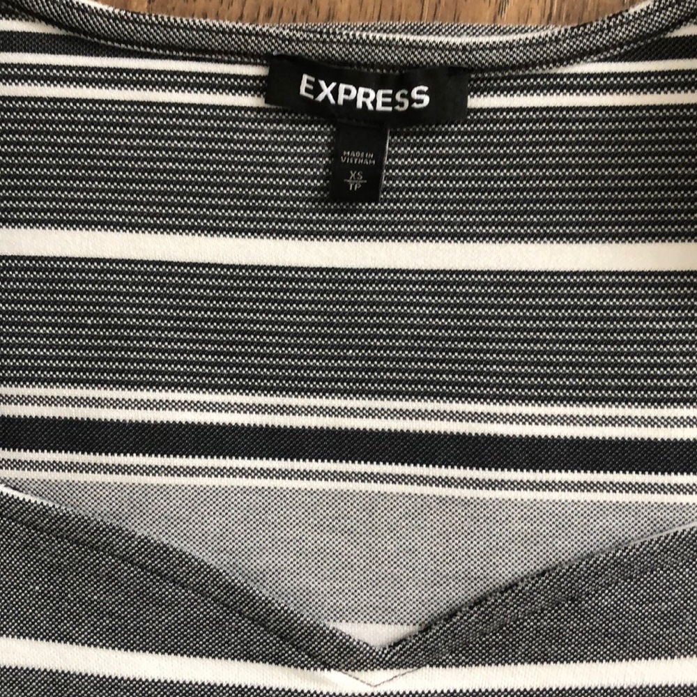 Express Top - Picture 3 of 3